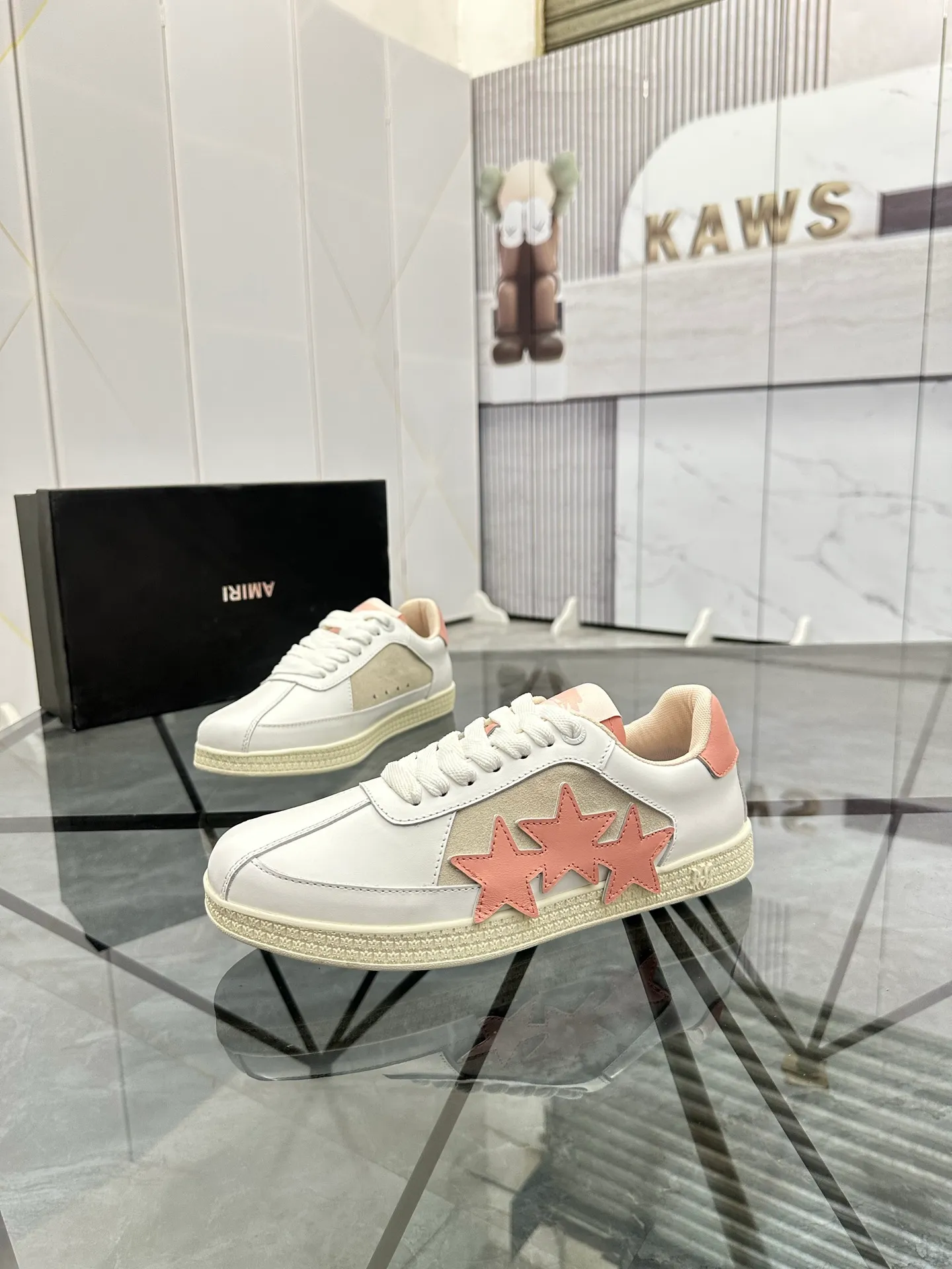 Men's shoes: 💰P420¥ Product trademark: AMIRI* "Amir*" low-top casual shoes Regular size: 38-45 (can be customized to 46) Product material: imported cowhide upper, breathable lining, original outsole. Number: 001